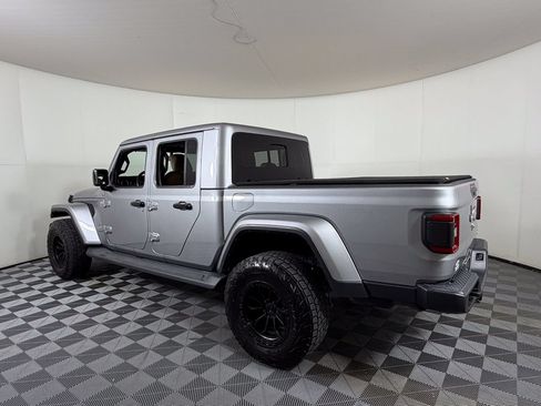 Used 2020 Jeep Gladiator Overland AWD/4WD image 3