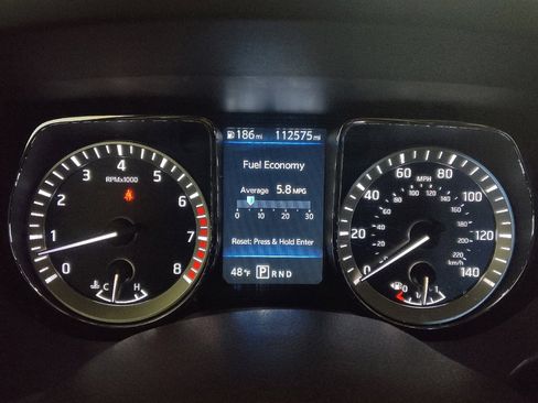 Used 2019 Nissan Titan SV RWD image 23