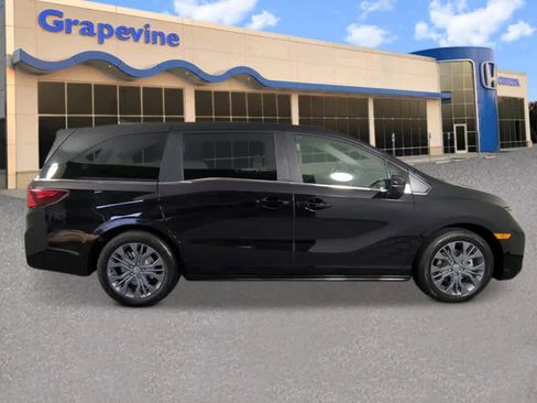 New 2026 Honda Odyssey Touring image 6