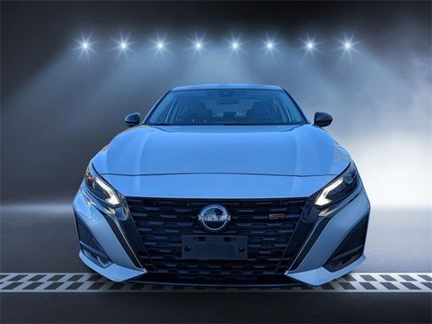 Used 2024 Nissan Altima 2.5 SR image 8