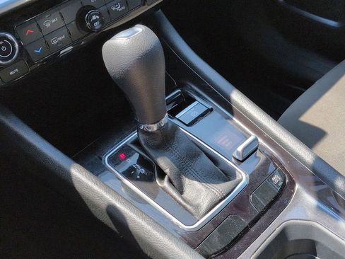 Used 2024 Jeep Compass Sport image 19