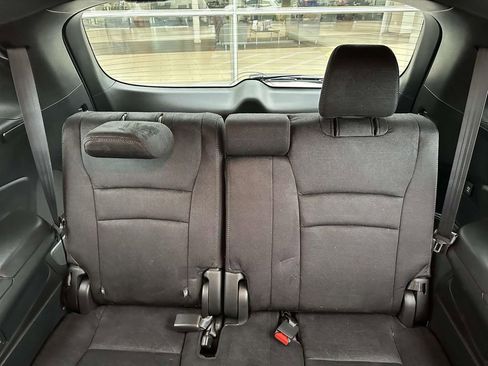 Used 2022 Honda Pilot Sport image 11