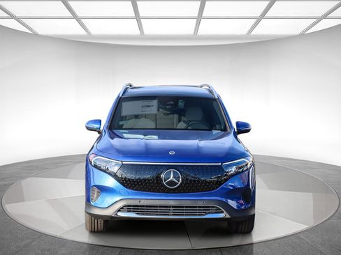 Used 2024 Mercedes-Benz EQB 300 4MATIC image 6