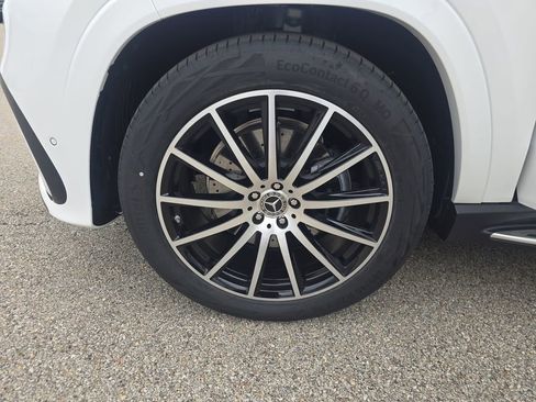 New 2026 Mercedes-Benz GLS 450 4MATIC image 27