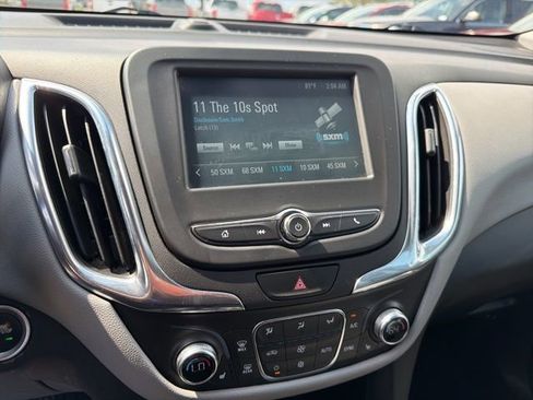 Used 2018 Chevrolet Equinox LT image 31