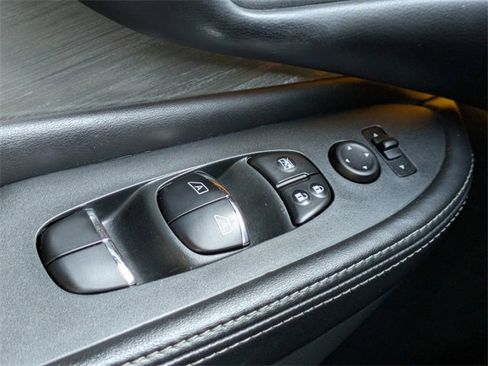 Used 2018 Nissan Murano SL w/ Moonroof Package image 28