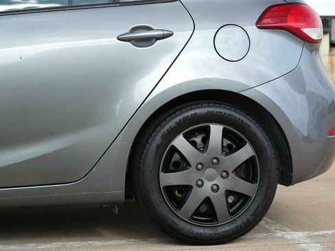 Used 2016 Kia Forte LX FWD image 25