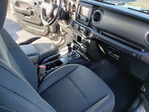 Used 2019 Jeep Wrangler Unlimited Sport image 19