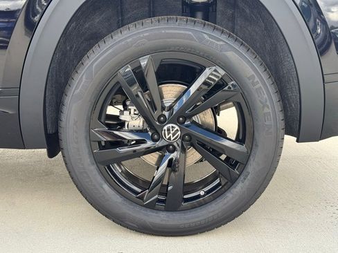 New 2026 Volkswagen Atlas Cross Sport SEL R-Line image 10