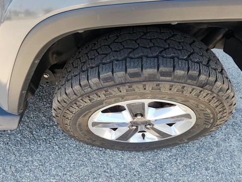 Used 2020 Jeep Wrangler Unlimited Sahara AWD/4WD image 14