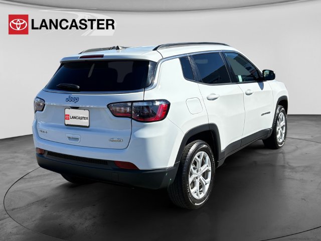 Used 2024 Jeep Compass Latitude AWD/4WD image 7