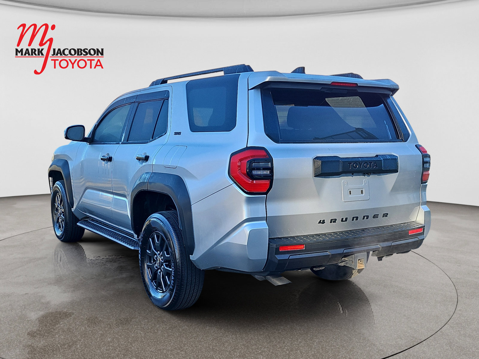 Used 2025 Toyota 4Runner SR5 AWD/4WD image 14
