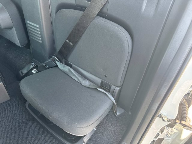 Used 2024 Nissan Frontier SV w/ Technology Package RWD image 16