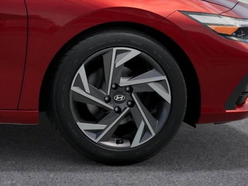 New 2025 Hyundai Elantra SEL image 13