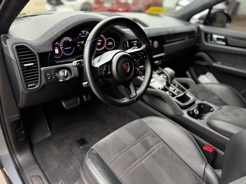 Used 2023 Porsche Cayenne Turbo GT AWD/4WD image 14