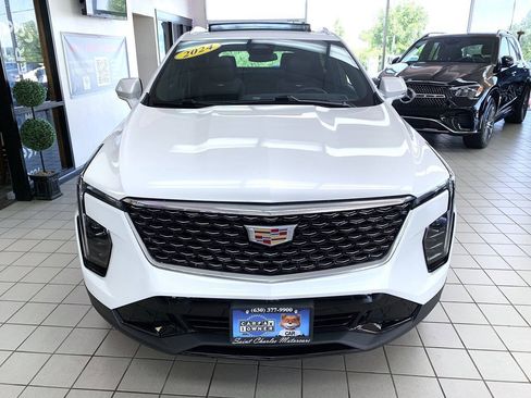 Used 2024 Cadillac XT4 Premium Luxury w/ Cold Weather Package AWD/4WD image 4