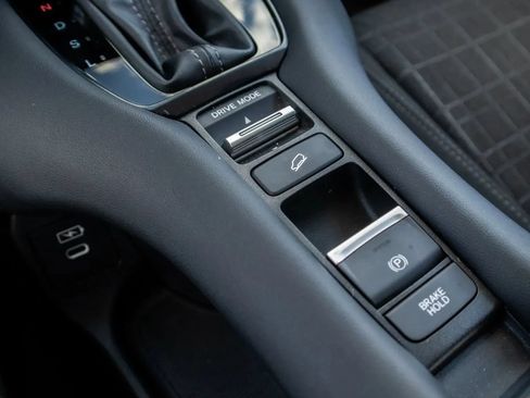 Used 2024 Honda HR-V LX image 32