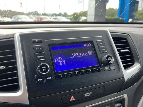 Used 2017 Honda Pilot LX image 15