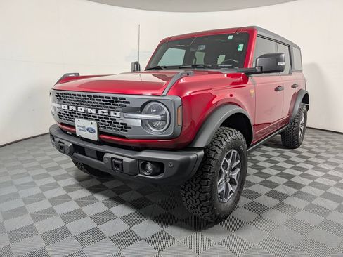 Used 2025 Ford Bronco Badlands AWD/4WD image 4