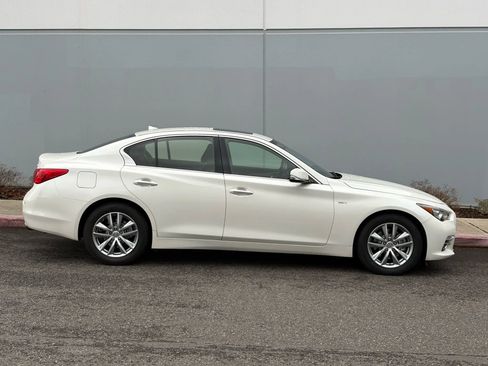Used 2016 INFINITI Q50 3.0t Premium w/ 3.0T Premium Plus Package image 7