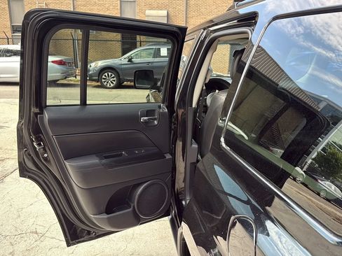 Used 2015 Jeep Patriot High Altitude AWD/4WD image 17