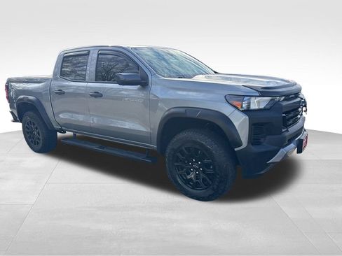 Used 2025 Chevrolet Colorado Trail Boss image 5