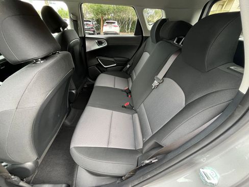 Used 2025 Kia Soul LX w/ LX Technology Package image 23