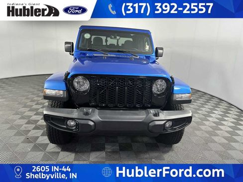 Used 2022 Jeep Gladiator Sport AWD/4WD image 3