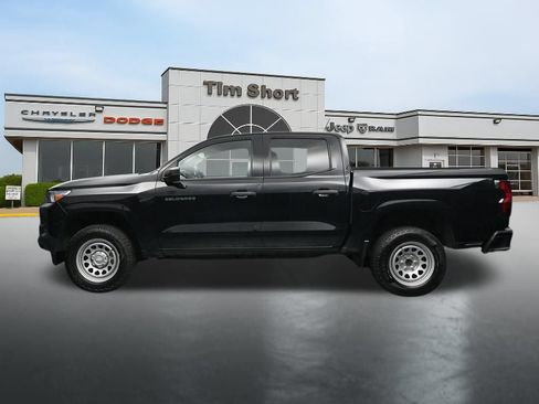 Used 2023 Chevrolet Colorado W/T RWD image 2