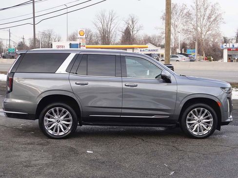 Used 2022 Cadillac Escalade Premium Luxury image 24