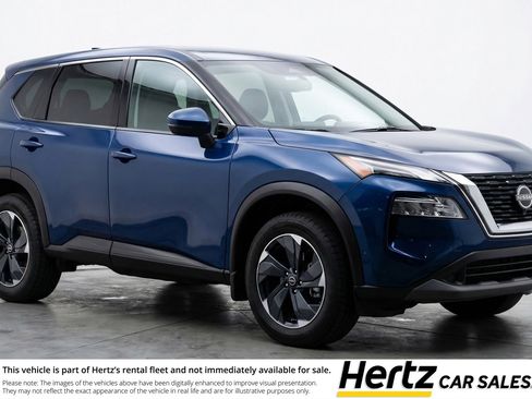 Used 2025 Nissan Rogue SV image 1