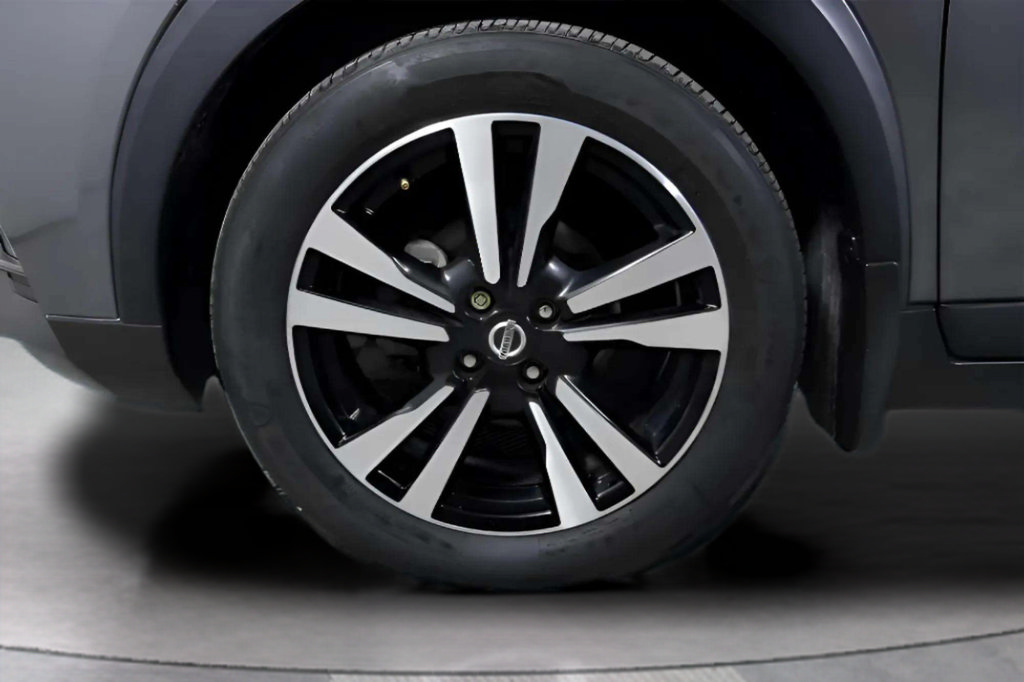 Used 2020 Nissan Kicks SR FWD image 47