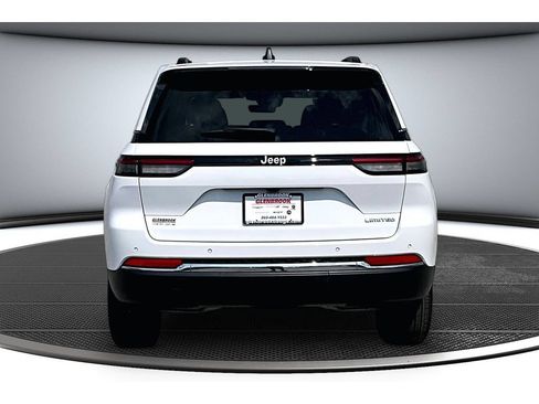 Certified 2025 Jeep Grand Cherokee Limited RWD image 6