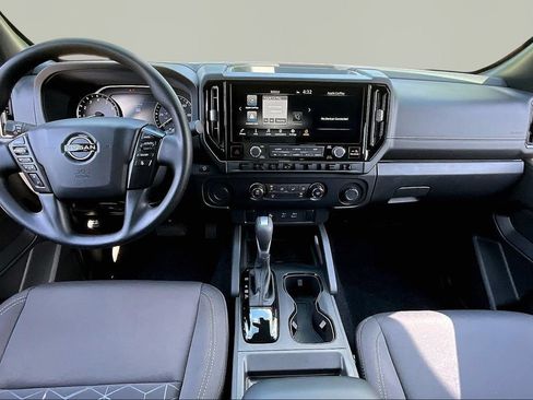 Used 2026 Nissan Frontier SV w/ Tow Package RWD image 9