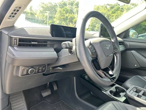 Used 2025 Ford Mustang Mach-E Premium RWD image 10