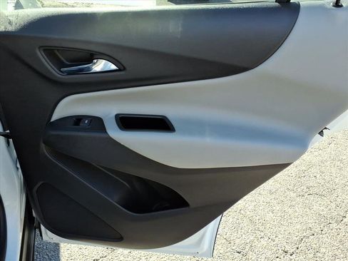 Used 2022 Chevrolet Equinox LT image 16