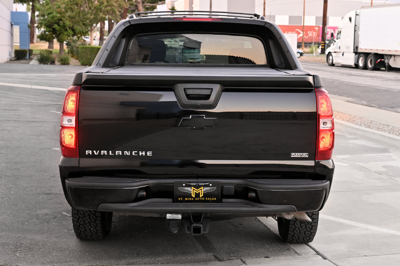 Used 2011 Chevrolet Avalanche LS RWD image 5