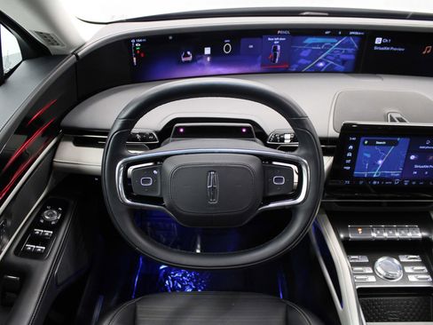 Used 2024 Lincoln Nautilus Reserve image 16