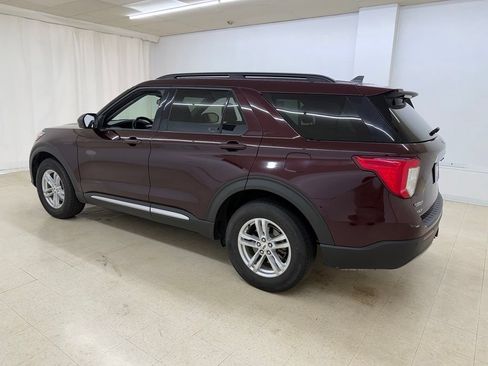 Used 2022 Ford Explorer XLT w/ Equipment Group 202A AWD/4WD image 3