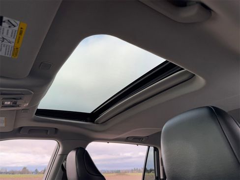 Certified 2023 Toyota Highlander XLE image 21