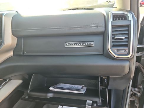 Used 2024 RAM 3500 Laramie w/ Towing Technology Group AWD/4WD image 32