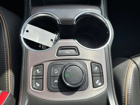Certified 2022 GMC Terrain AT4 w/ Infotainment Package II AWD/4WD image 37