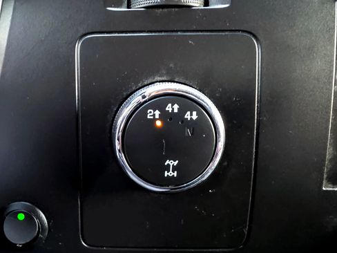 Used 2011 Chevrolet Silverado 2500 LT w/ Interior Plus Package AWD/4WD image 26
