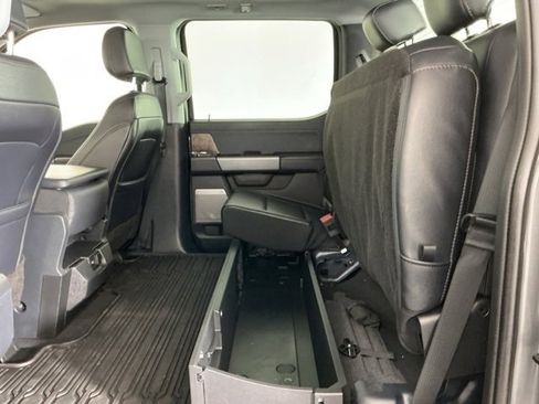 Used 2025 Ford F450 Lariat w/ FX4 Off-Road Package image 31