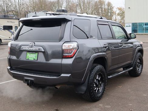 Used 2020 Toyota 4Runner SR5 Premium image 7