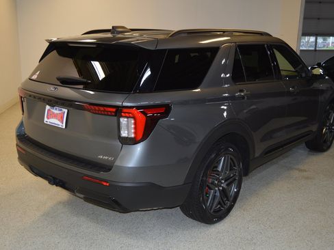 Certified 2025 Ford Explorer ST-Line w/ ST-Line Street Pack AWD/4WD image 3