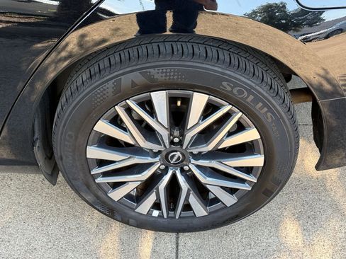 Used 2025 Nissan Altima 2.5 SV FWD image 30