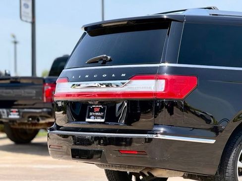 Used 2021 Lincoln Navigator L Reserve w/ Luxury Package AWD/4WD image 11