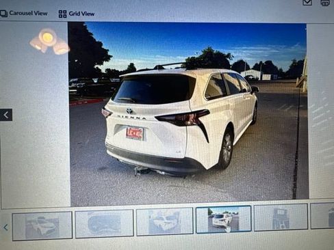 Used 2025 Toyota Sienna LE FWD image 6