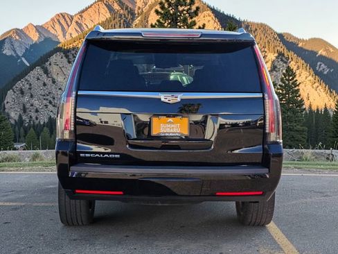 Used 2019 Cadillac Escalade Premium Luxury image 6